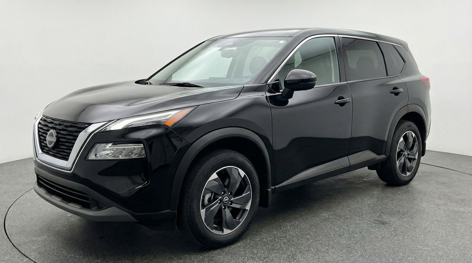 Used 2025 Nissan Rogue SV image 3