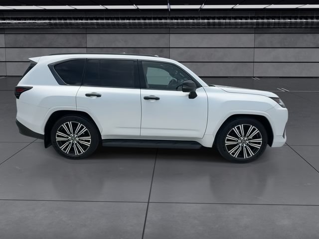 Certified 2025 Lexus LX 600 4WD w/ Appearance Package image 9