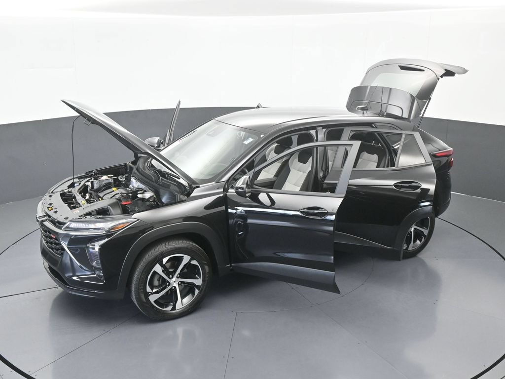 Used 2025 Chevrolet Trax RS w/ Driver Confidence Package FWD image 59