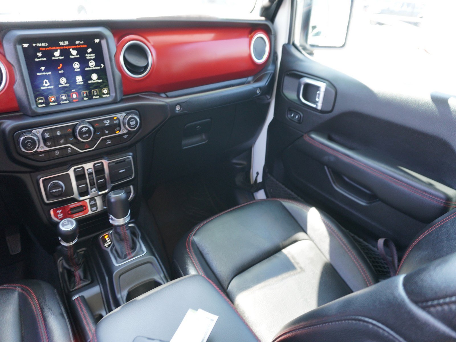 Used 2023 Jeep Gladiator Rubicon w/ Cold Weather Group AWD/4WD image 15