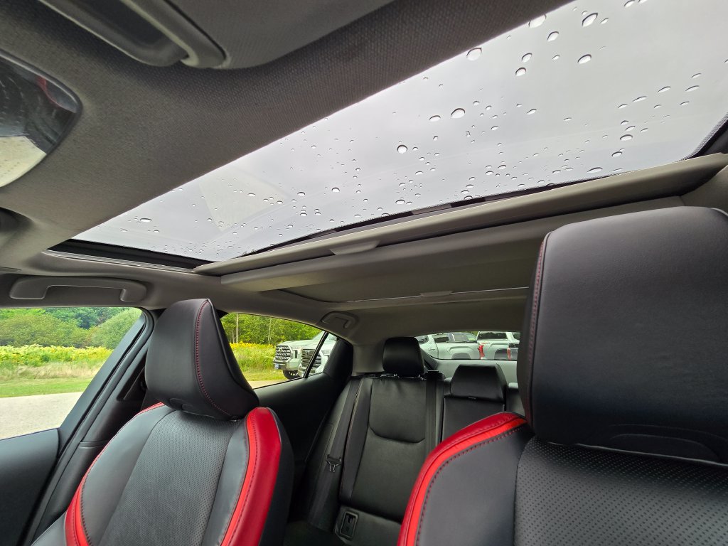 Used 2024 Toyota Prius Prime Premium w/ Advanced Technology Package FWD image 28