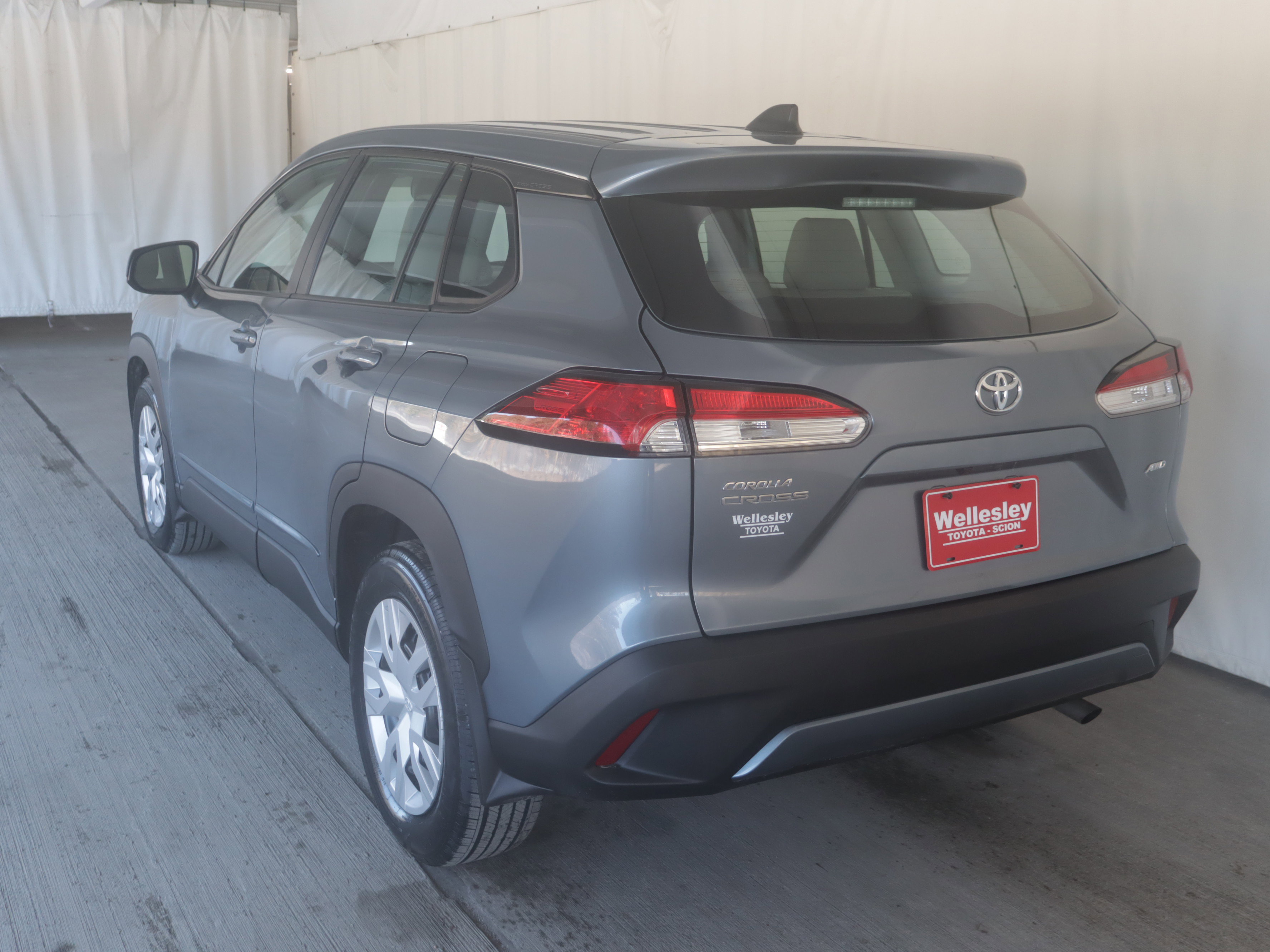 Used 2024 Toyota Corolla Cross L image 23