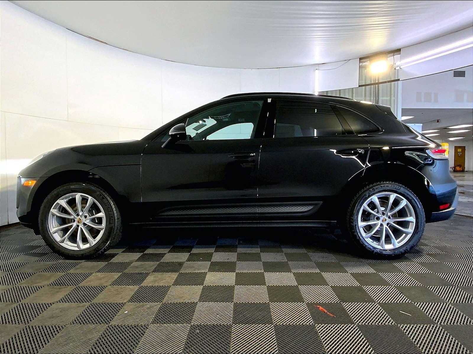 New 2026 Porsche Macan AWD/4WD image 2