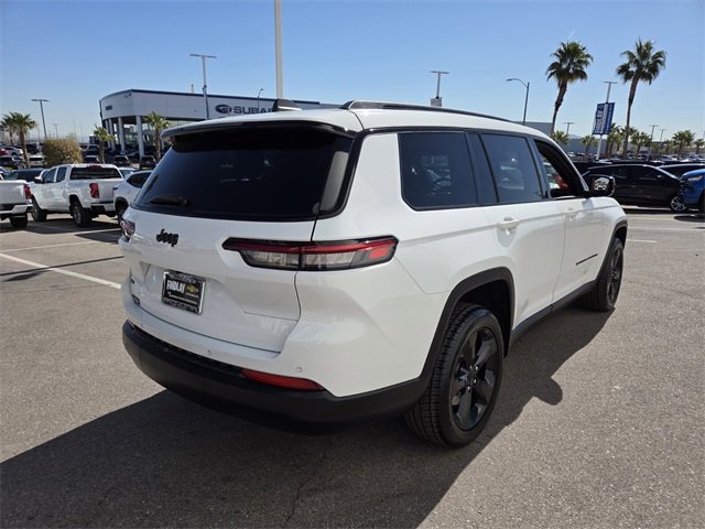 Used 2022 Jeep Grand Cherokee L Laredo image 6
