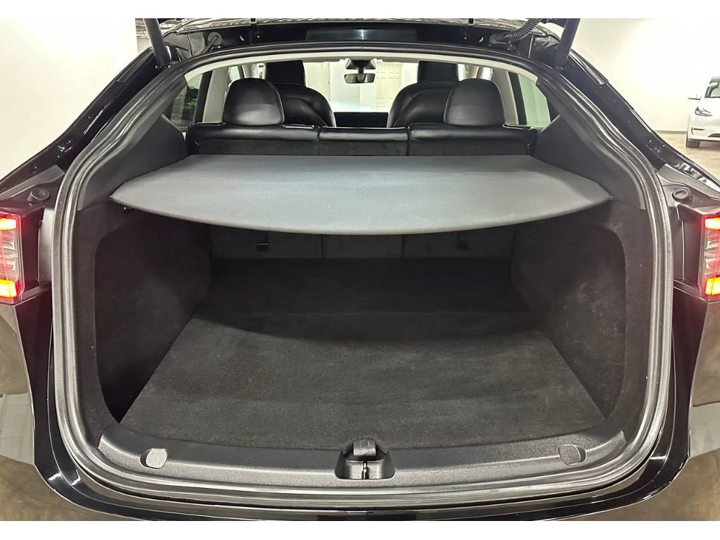 Used 2023 Tesla Model Y Performance image 13