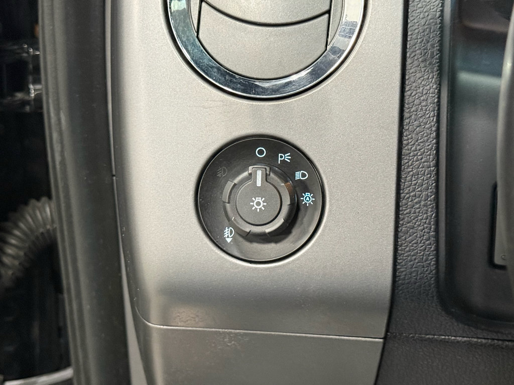 Used 2015 Ford Expedition Platinum image 11