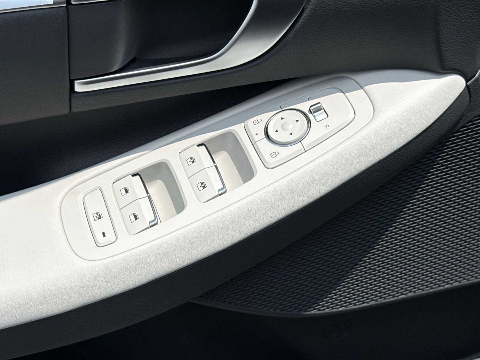 New 2026 Hyundai Sonata SEL FWD image 15