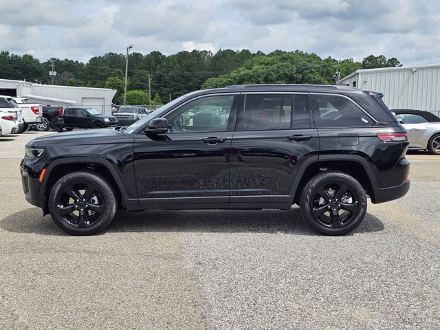 New 2026 Jeep Grand Cherokee Limited w/ Limited Altitude Package RWD image 28