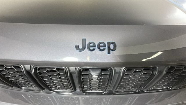 Used 2022 Jeep Grand Cherokee Trailhawk AWD/4WD image 8
