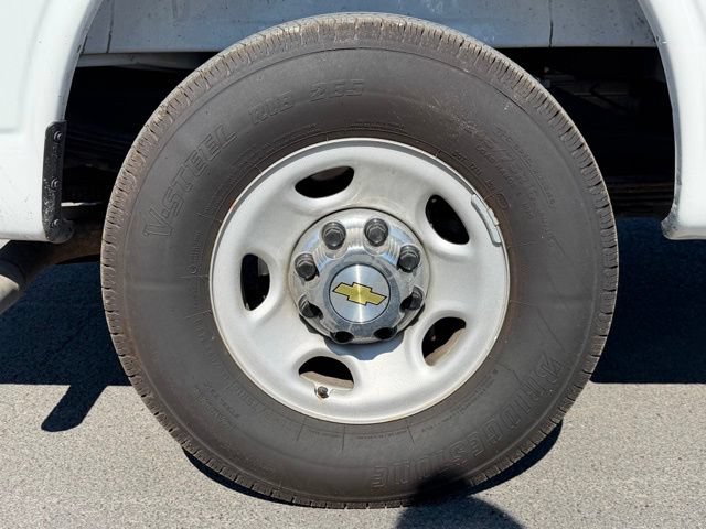 Used 2025 Chevrolet Express 3500 LT w/ LT Preferred Equipment Group RWD image 8