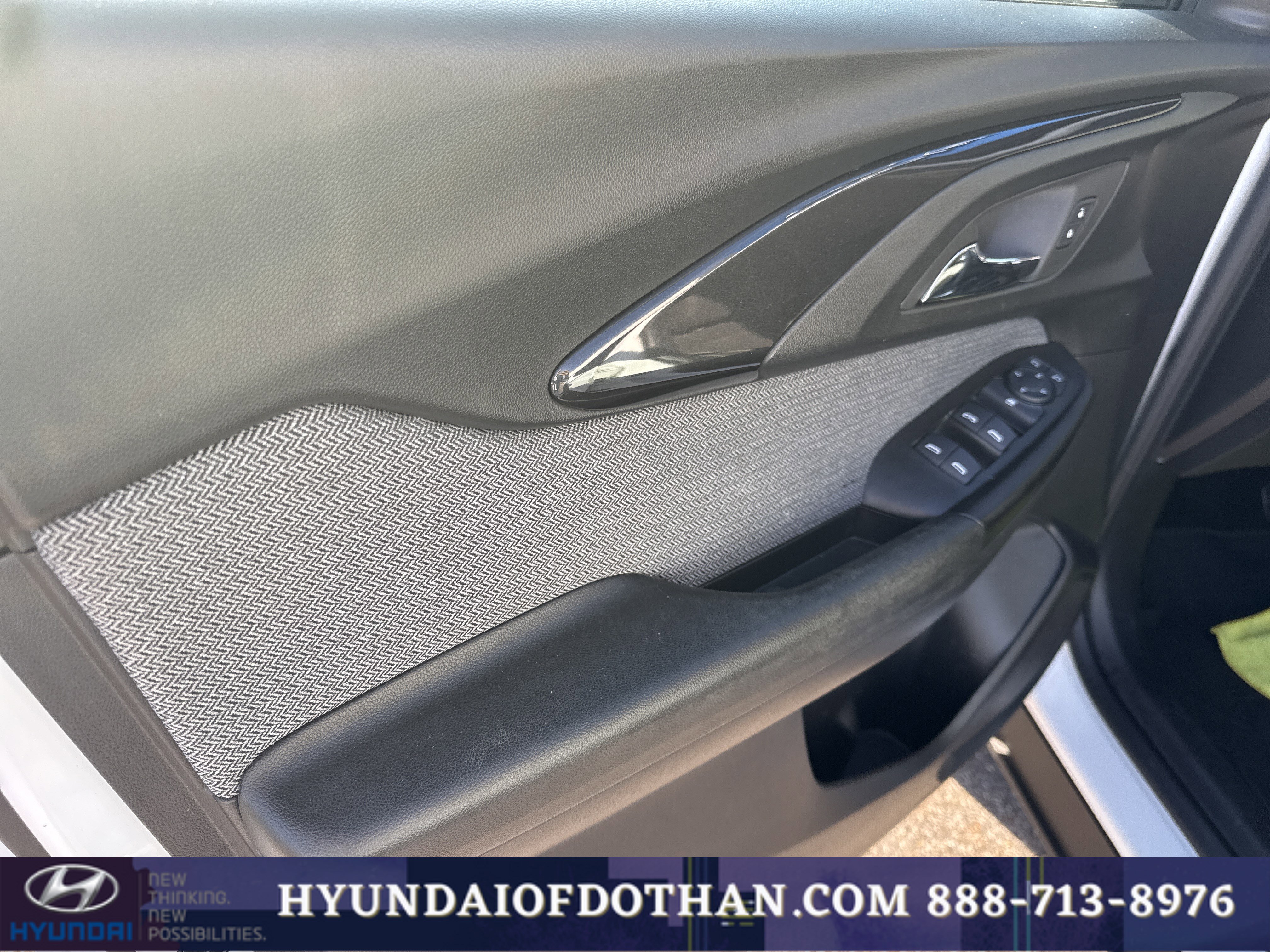 Used 2023 Chevrolet TrailBlazer LT AWD/4WD image 7