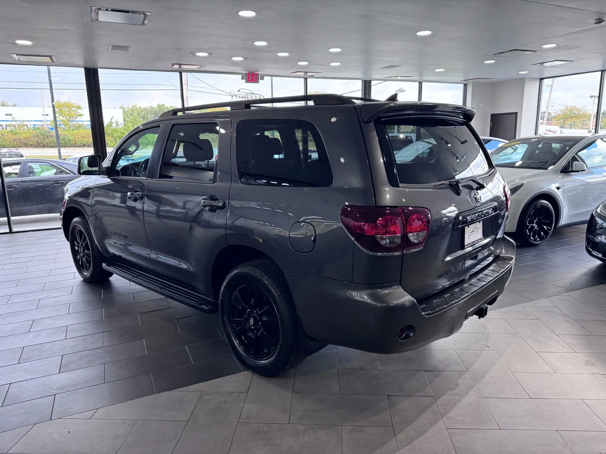 Used 2018 Toyota Sequoia TRD Sport image 3