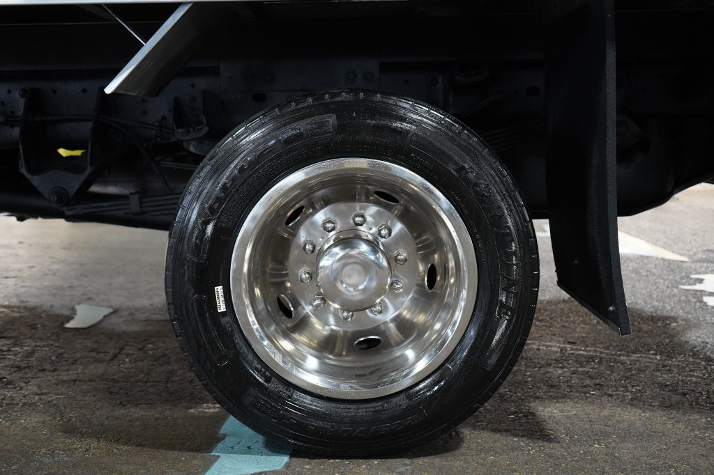 Used 2022 RAM 5500 Tradesman w/ Chrome Appearance Group AWD/4WD image 32