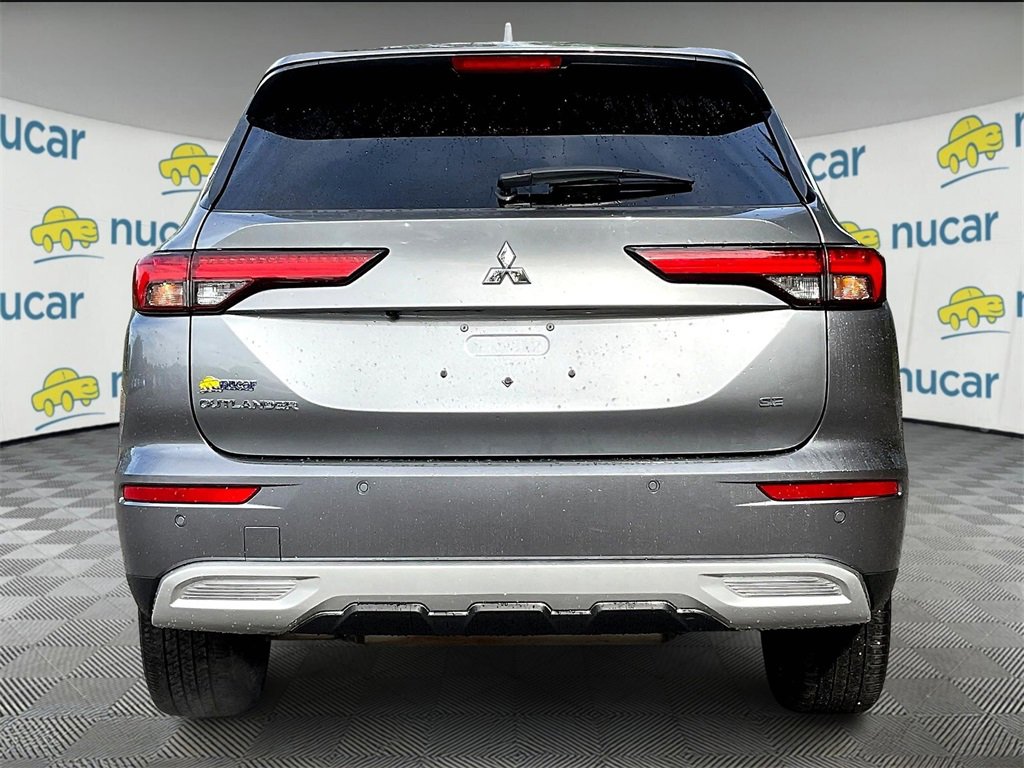 Used 2024 Mitsubishi Outlander SE image 5