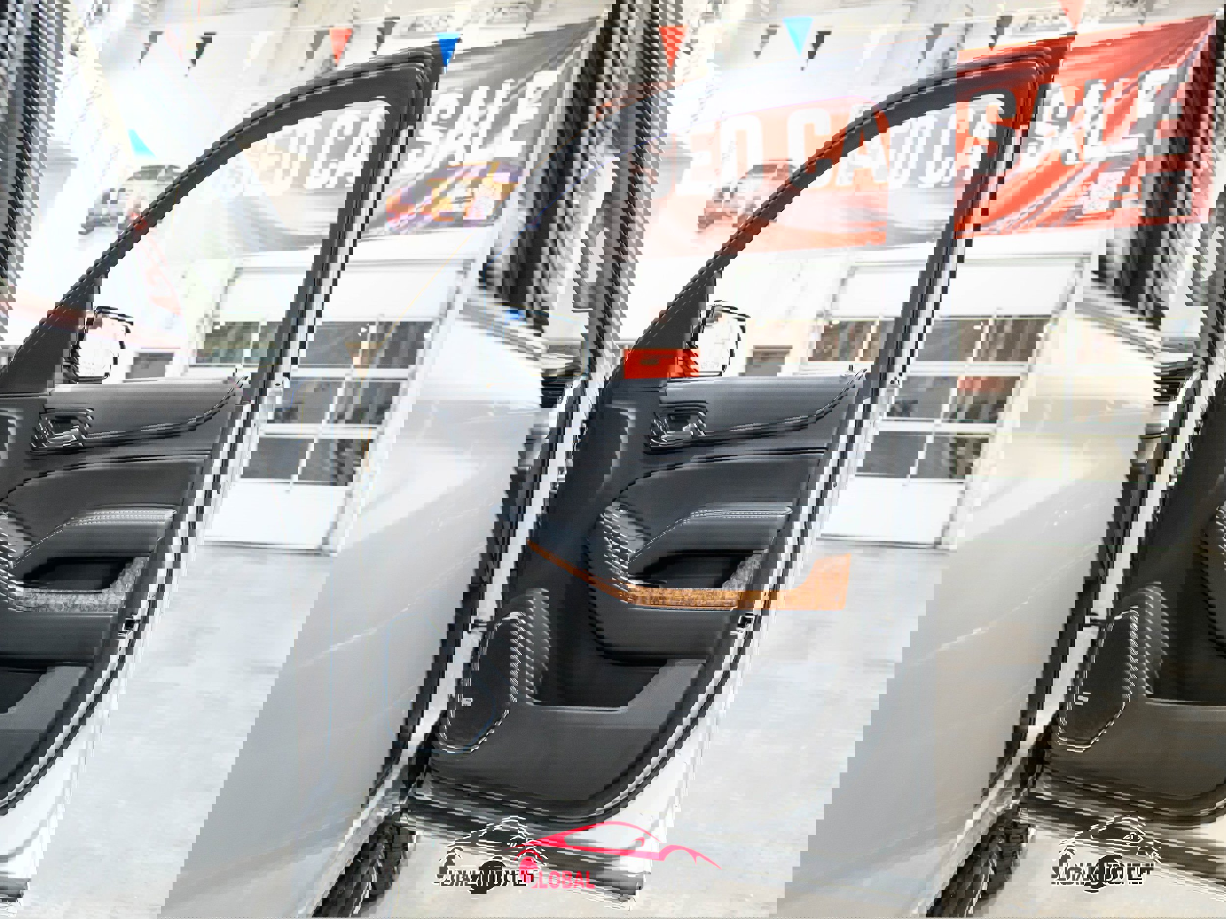 Used 2017 Chevrolet Suburban Premier image 42