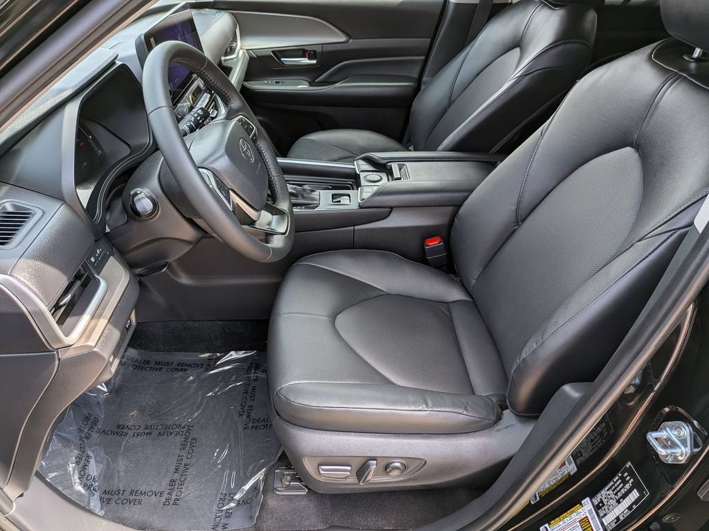 Used 2025 Toyota Grand Highlander AWD Hybrid image 15