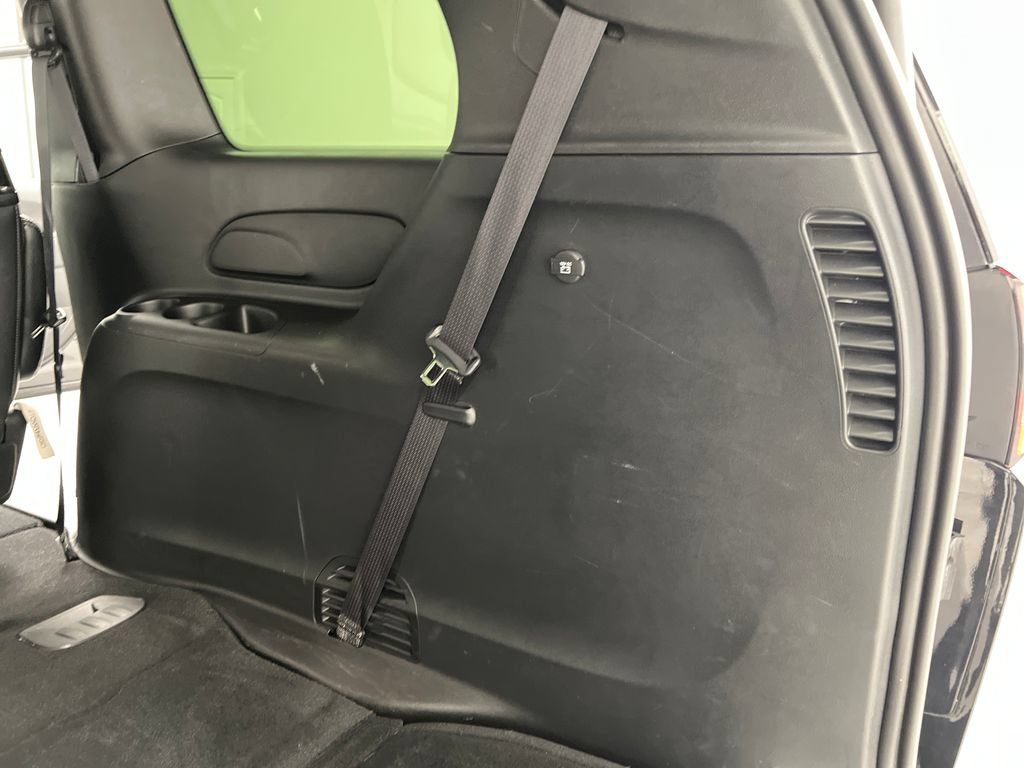 Used 2025 Chrysler Pacifica Select FWD image 46
