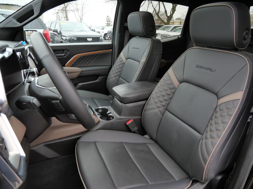 Used 2024 GMC Canyon Denali AWD/4WD image 28