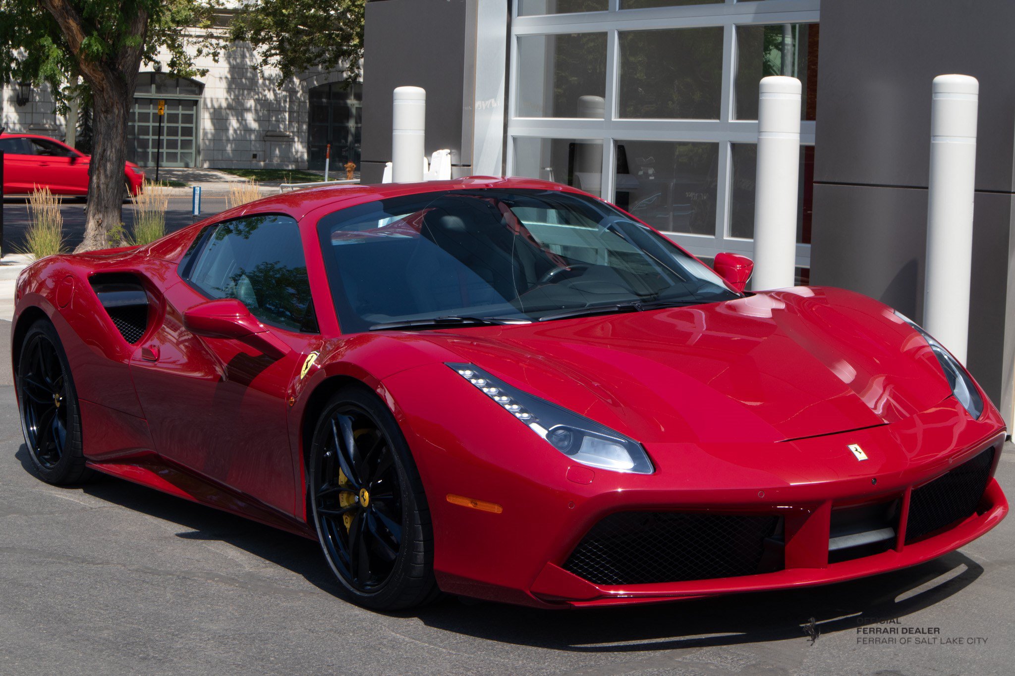 Used 2019 Ferrari 488 Spider RWD image 8