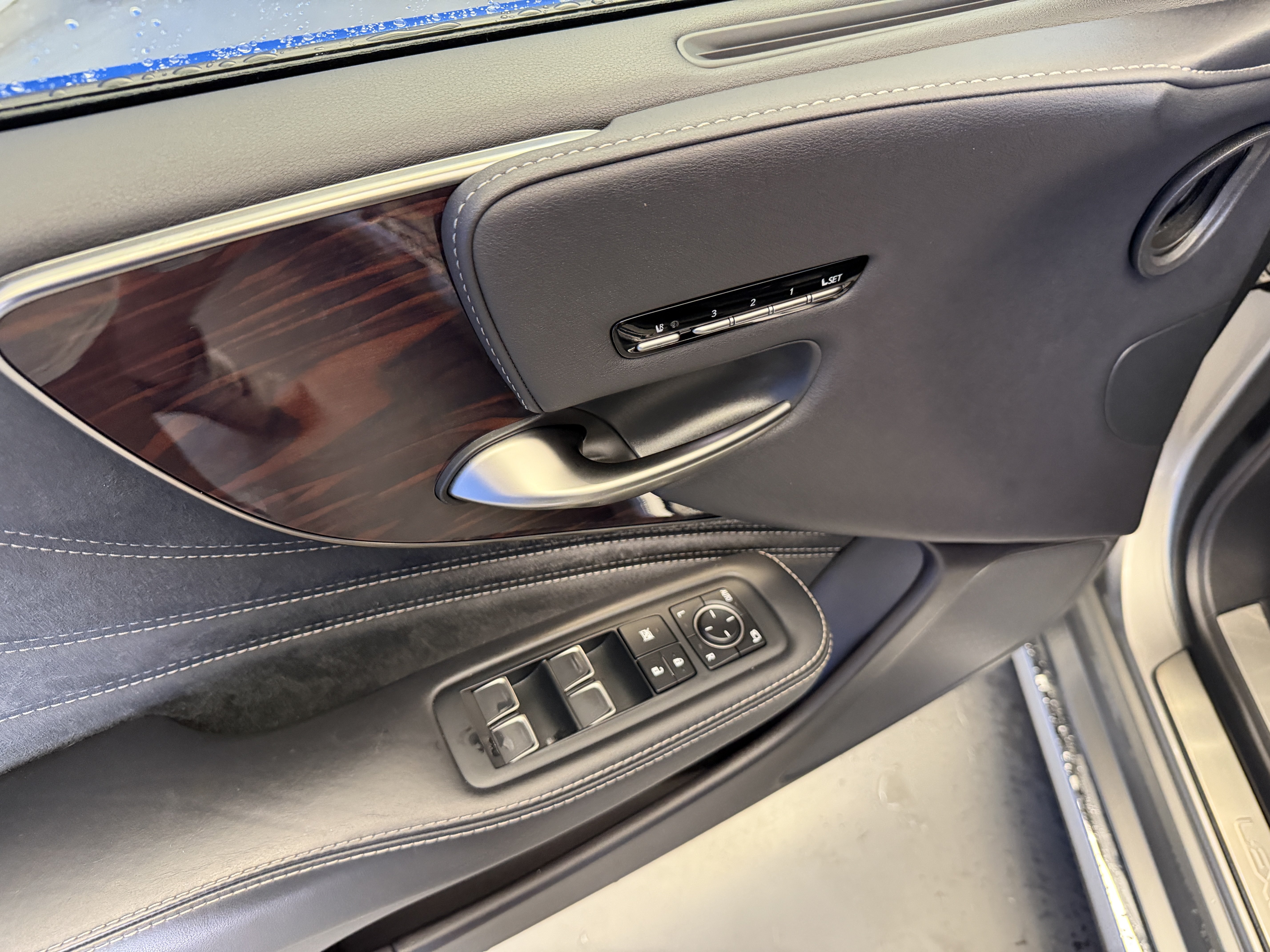 Used 2021 Lexus LS 500 w/ Interior Upgrade Package RWD image 10