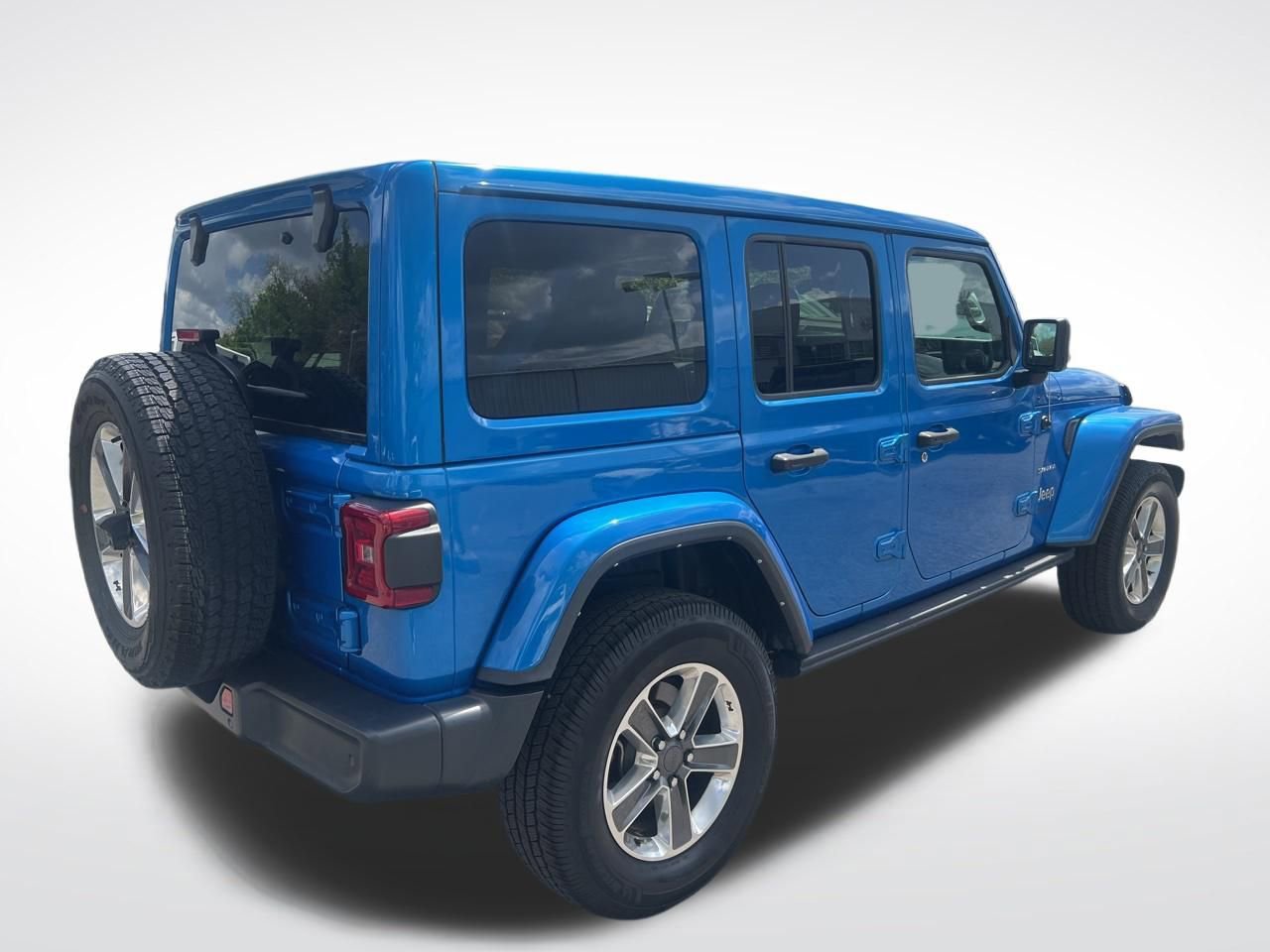 Used 2022 Jeep Wrangler Unlimited Sahara w/ Cold Weather Group image 6