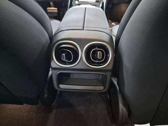 Used 2026 Mercedes-Benz C 300 Sedan image 17
