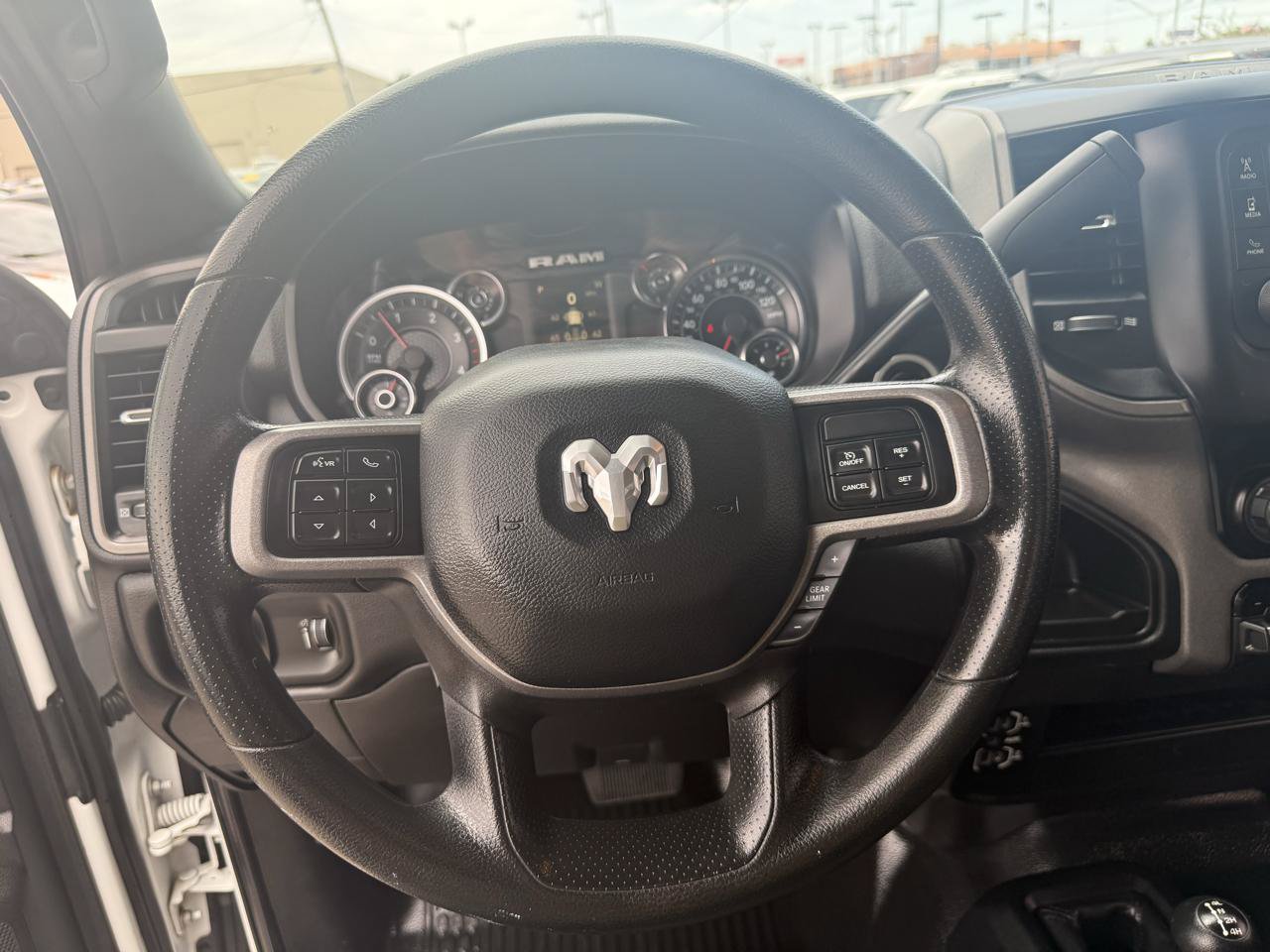 Used 2022 RAM 2500 Tradesman w/ Chrome Appearance Group AWD/4WD image 17