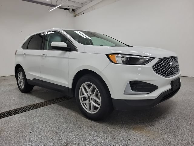 Used 2023 Ford Edge SEL AWD/4WD image 2