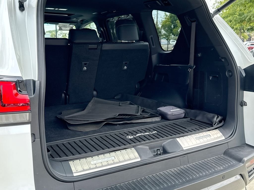 Used 2024 Lexus LX 600 4WD w/ Luxury Package image 34