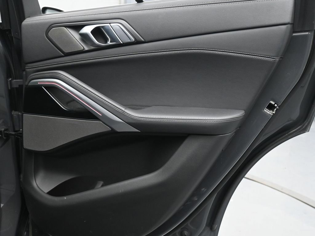 Used 2023 BMW X6 M50i w/ Premium Enhanced Package image 24