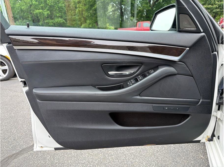 Used 2016 BMW 528i Sedan RWD image 7