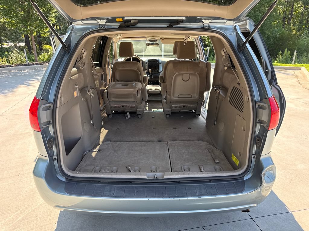 Used 2010 Toyota Sienna LE FWD image 33
