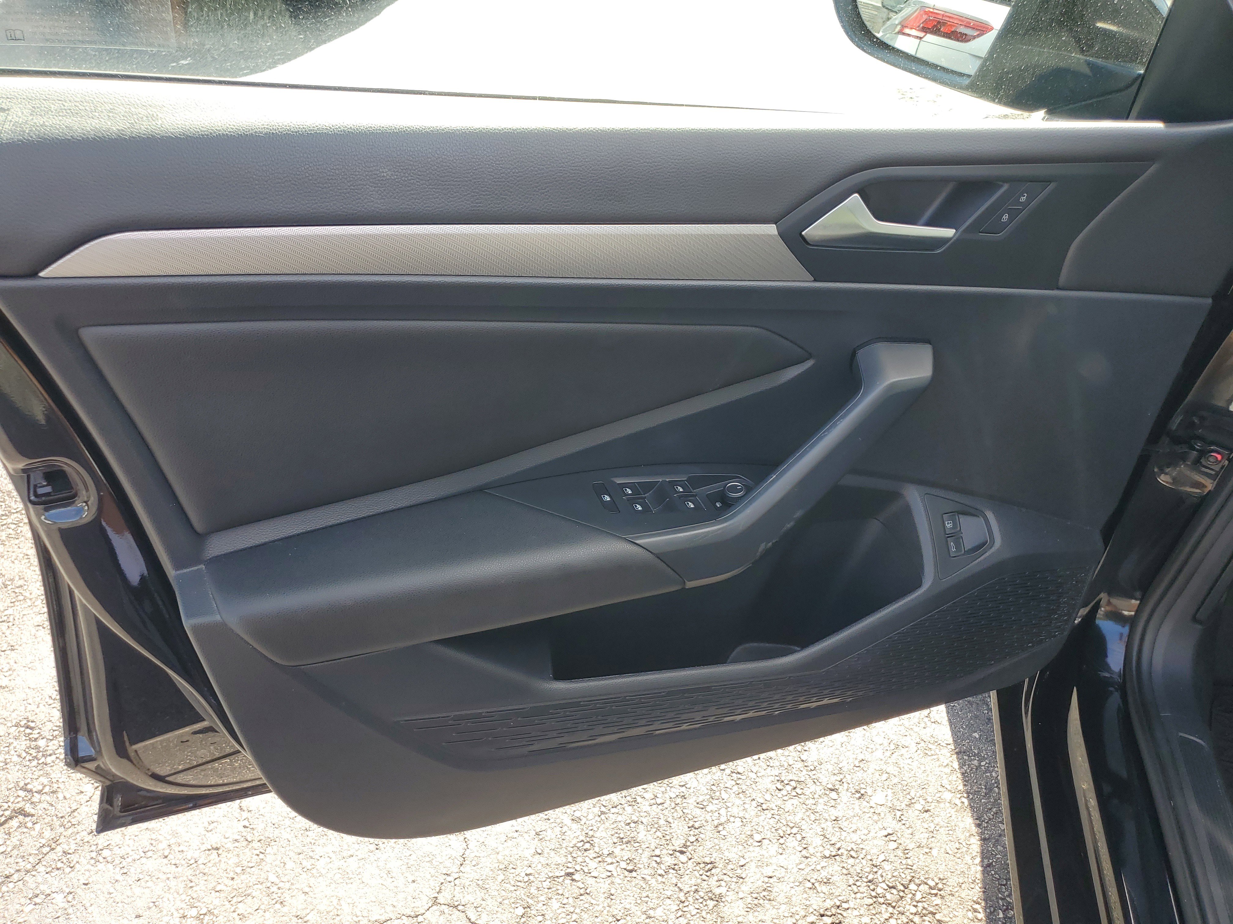 Certified 2021 Volkswagen Jetta SE image 20