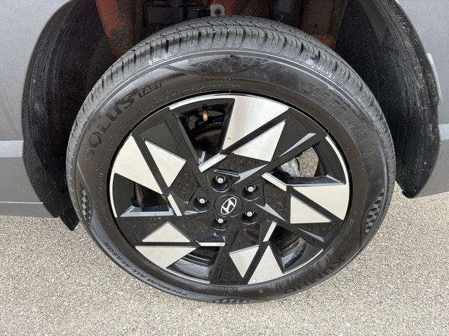 Used 2025 Hyundai Kona SEL FWD image 31