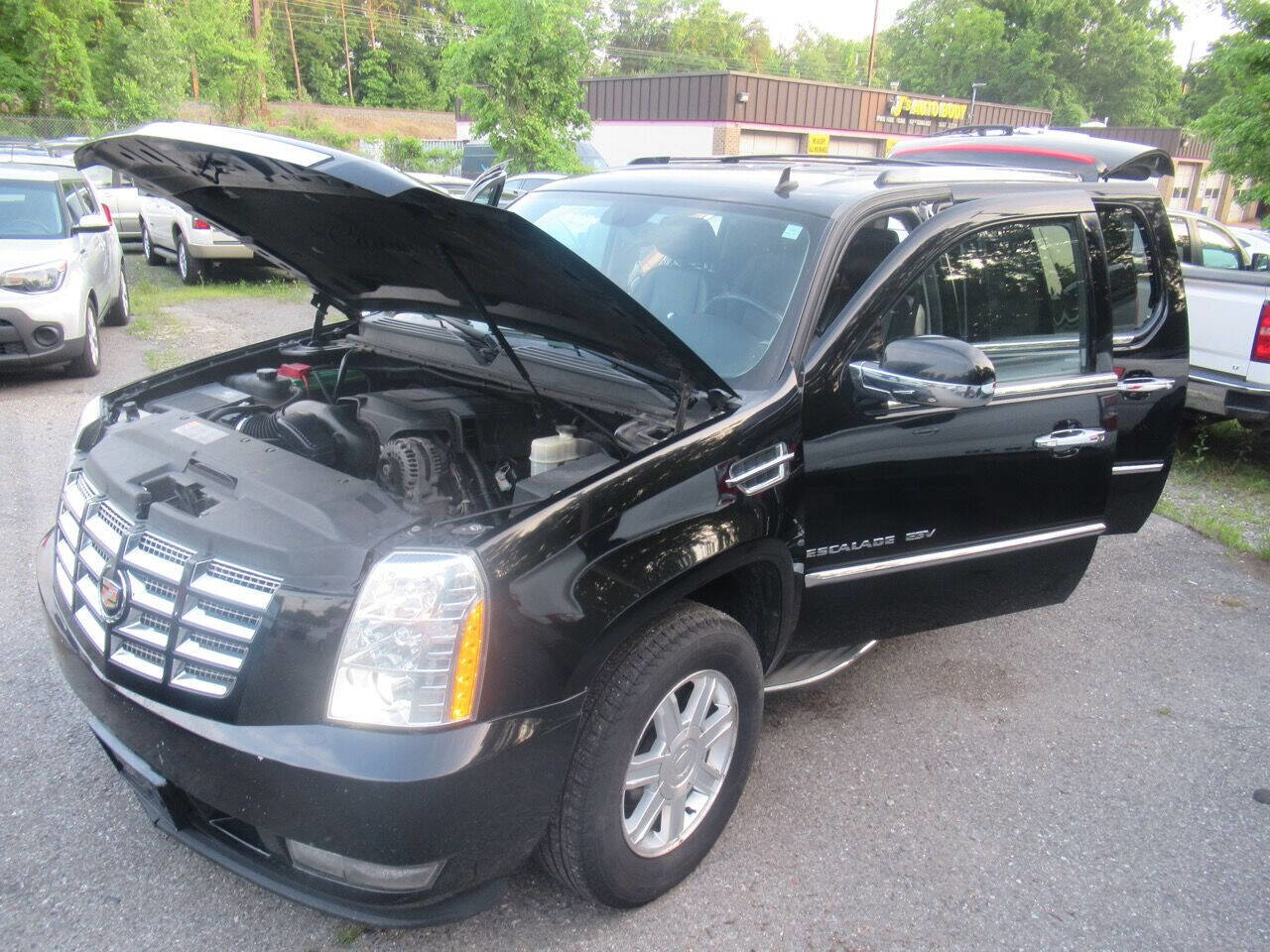 Used 2013 Cadillac Escalade ESV AWD w/ Livery Package image 5