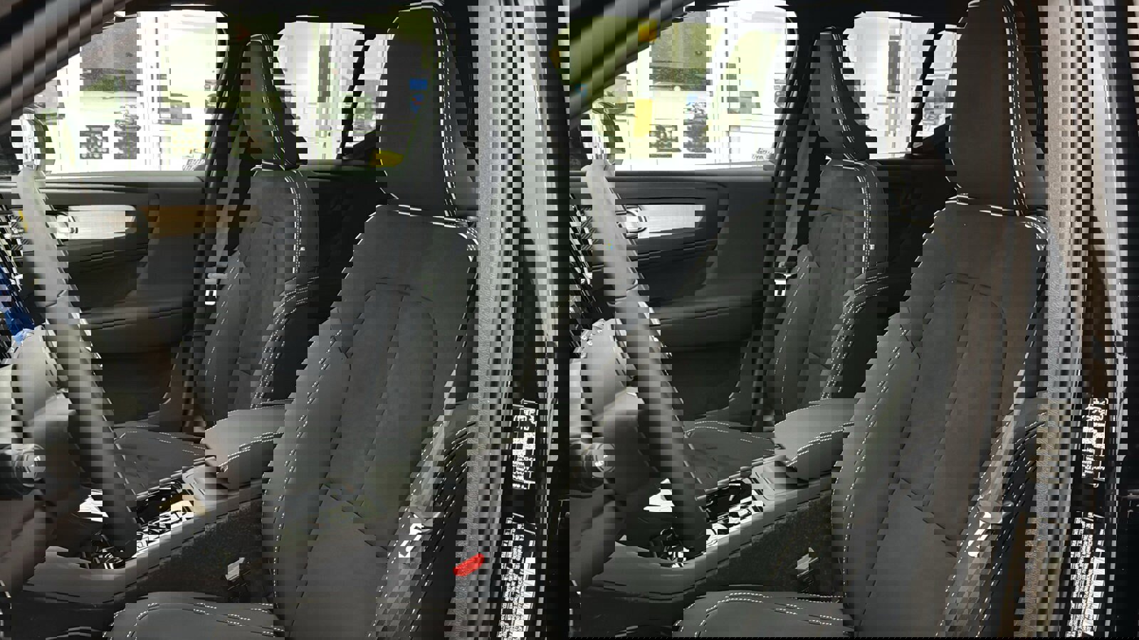 Used 2026 Volvo XC40 B5 Ultra w/ Protection Package Premier image 23