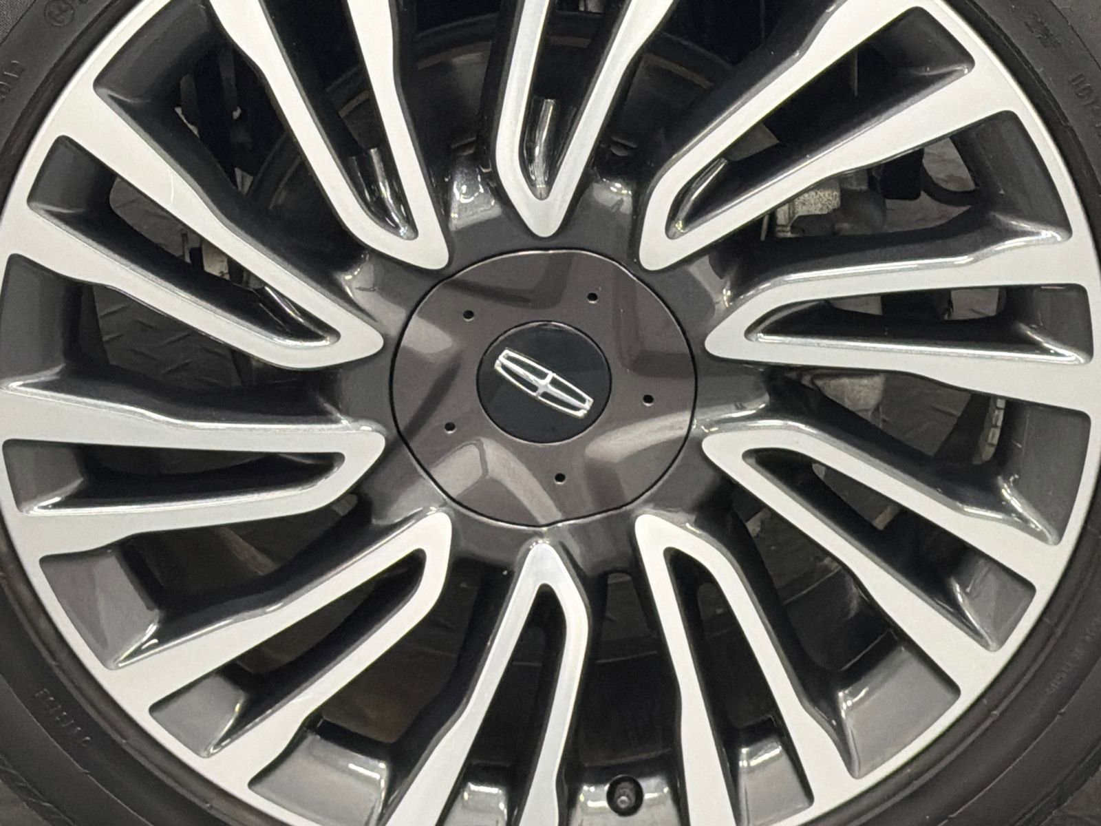 Certified 2022 Lincoln Corsair Grand Touring w/ Elements Technology Bundle AWD/4WD image 5
