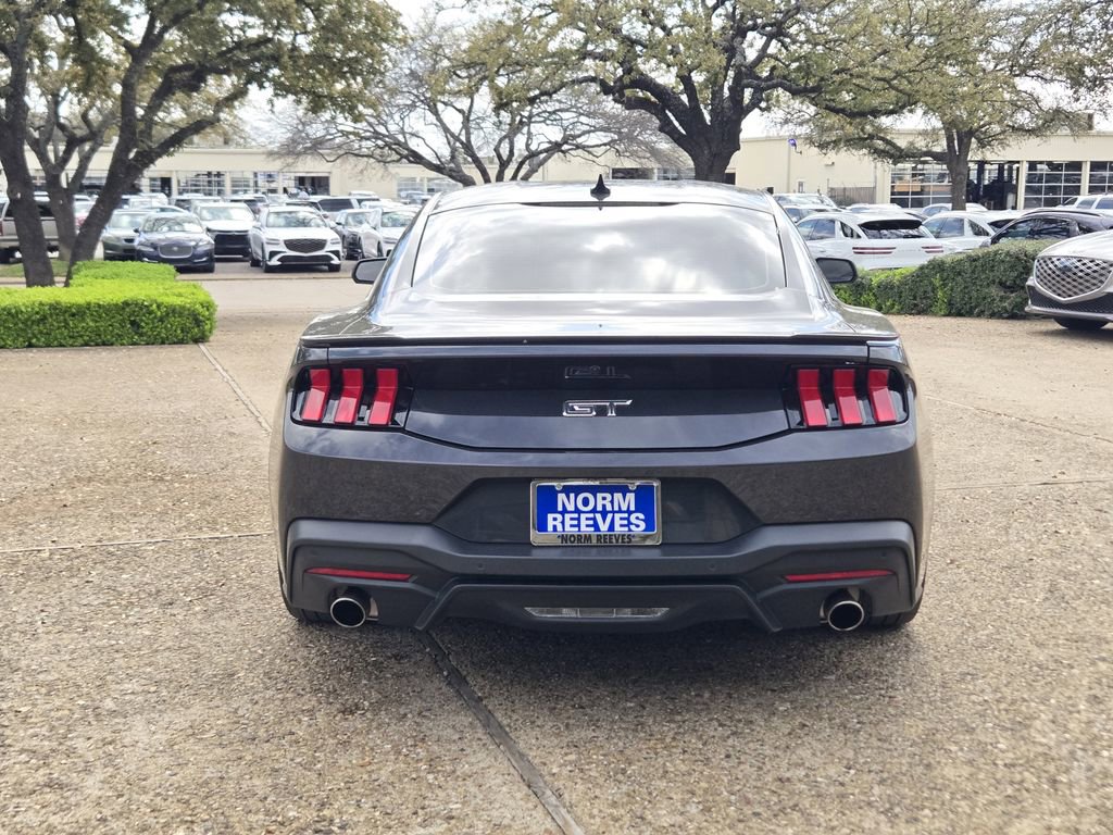 Used 2024 Ford Mustang GT RWD image 5