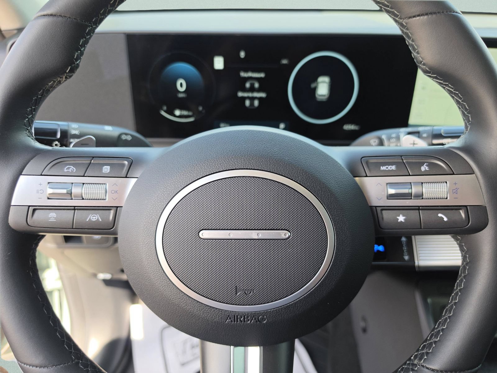 Used 2025 Hyundai Kona SEL FWD image 32