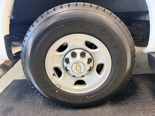 Used 2023 Chevrolet Express 3500 LT w/ LT Preferred Equipment Group image 18