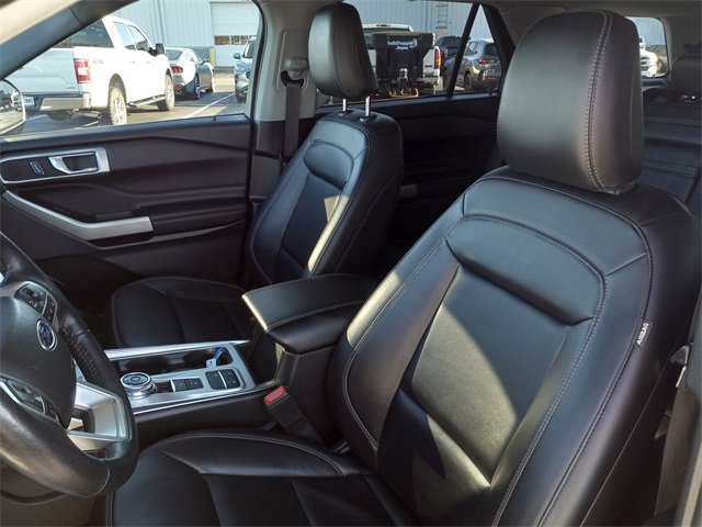 Used 2023 Ford Explorer XLT w/ Equipment Group 202A image 13