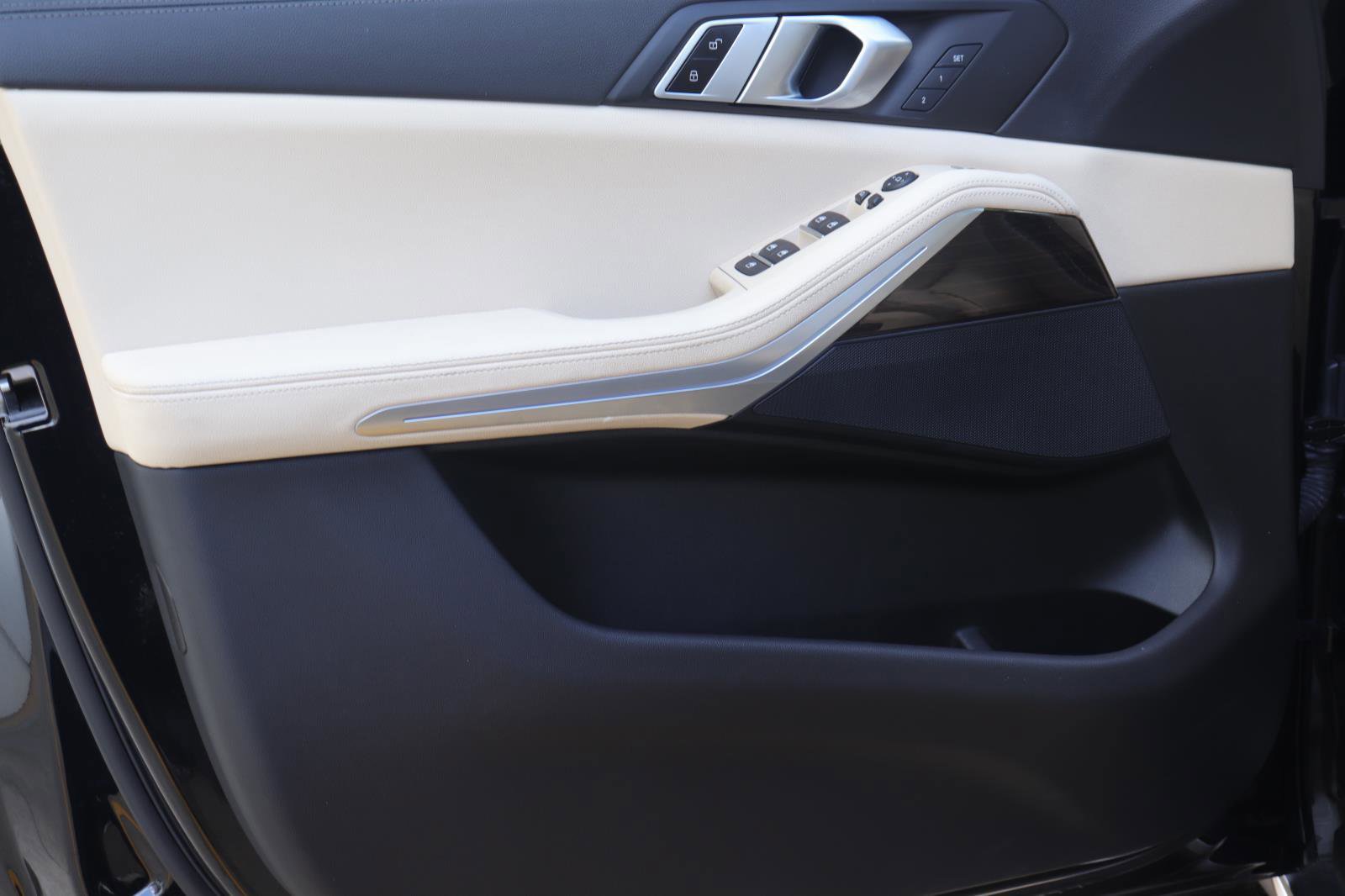 Used 2021 BMW X5 sDrive40i w/ Convenience Package image 9