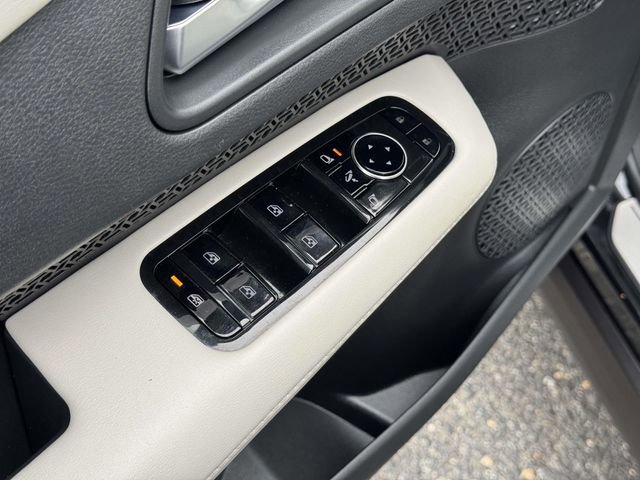 Used 2023 Nissan Ariya AWD image 24