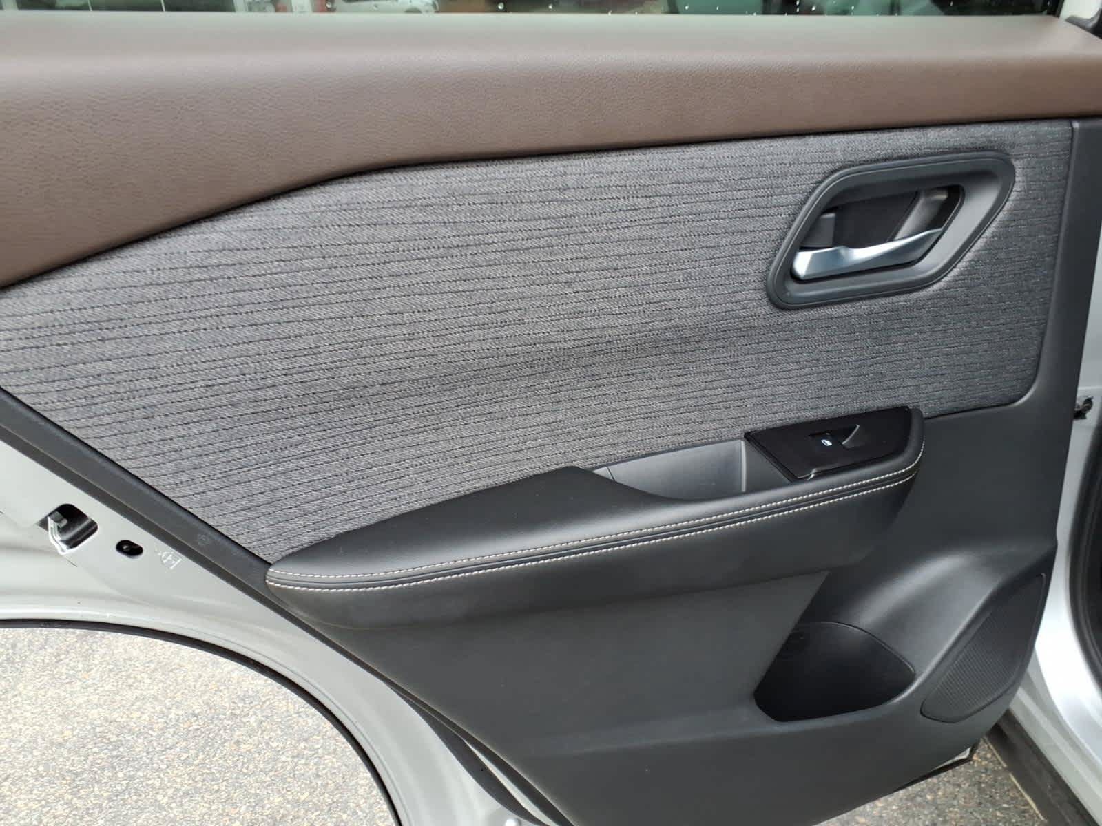 Certified 2022 Nissan Rogue SV AWD/4WD image 12