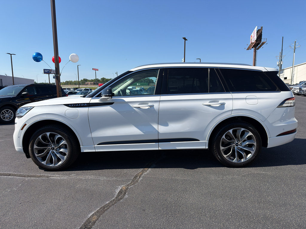 Used 2023 Lincoln Aviator Grand Touring w/ Equipment Group 301A AWD/4WD image 5