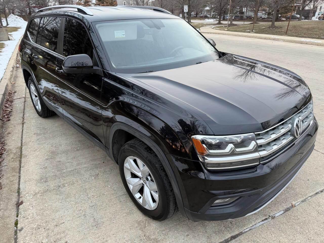 Used 2018 Volkswagen Atlas SE FWD image 1