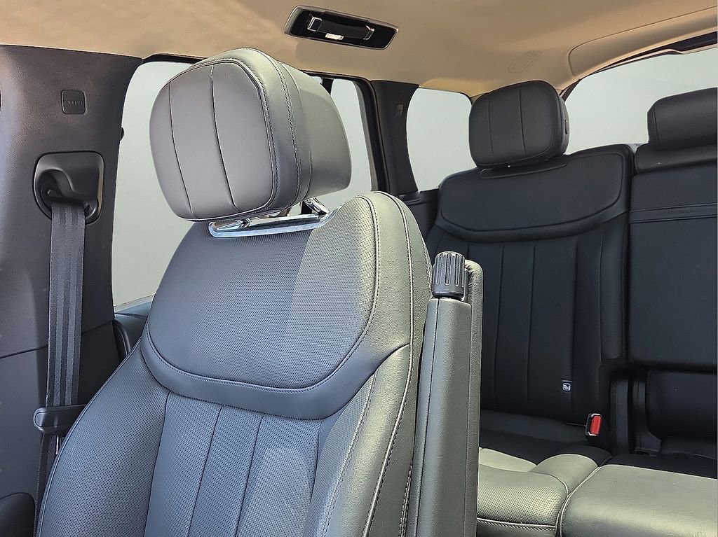 Used 2024 Land Rover Range Rover SE image 26