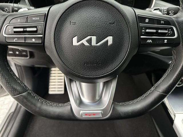 Used 2022 Kia Stinger GT2 AWD/4WD image 16