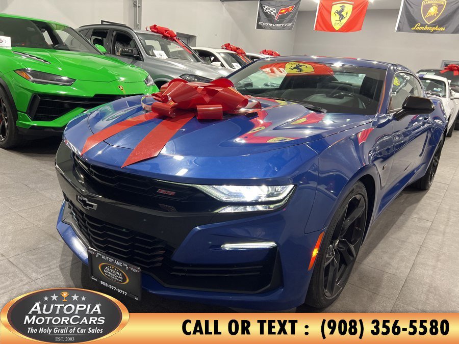 Used 2019 Chevrolet Camaro SS w/ Black Appearance Package RWD image 29