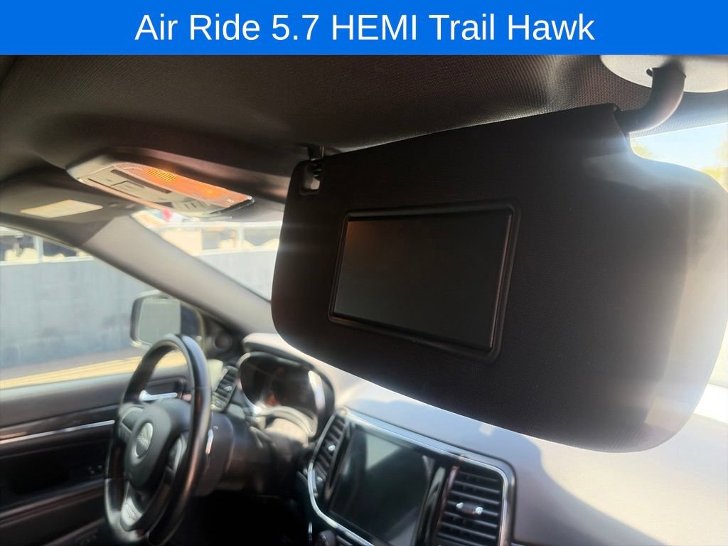 Used 2021 Jeep Grand Cherokee Trailhawk w/ Premium Lighting Group AWD/4WD image 30